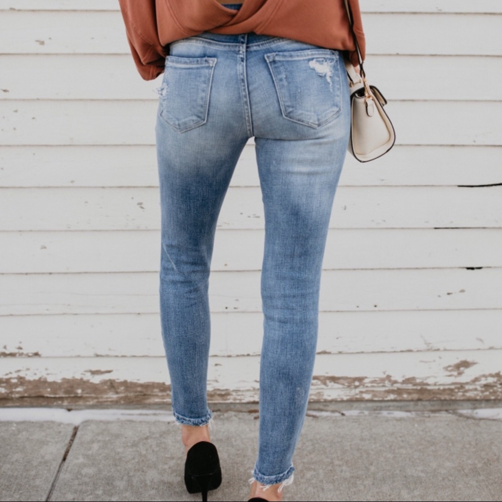1 LEFT SALE-FIRM‼️ Lizzie Destructive Skinnies - Picture 4 of 8